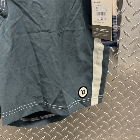 NWT!! Vuori Puerto Board short size 36 Green - Picture 2 of 5